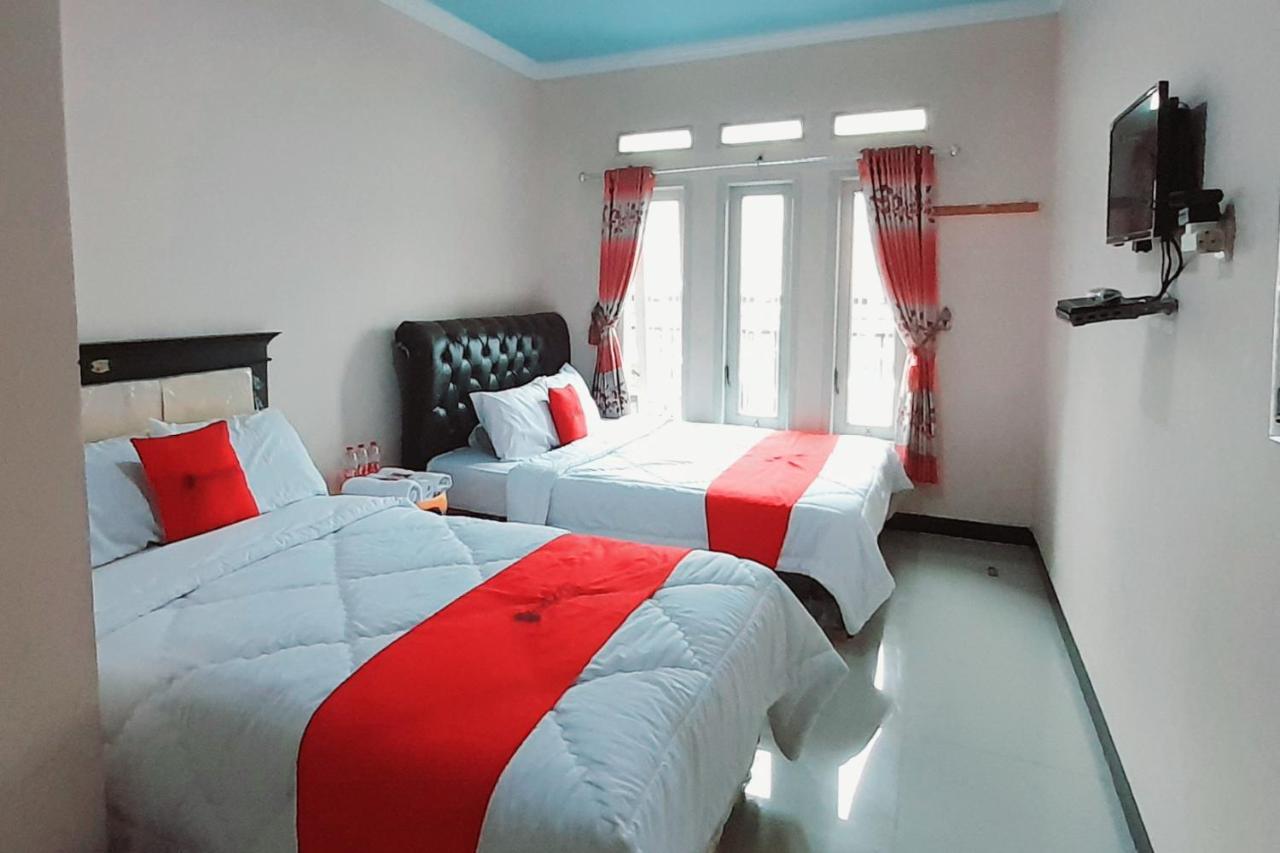 Hotel Reddoorz Syariah Near Komplek Candi Arjuna Dieng 2 *