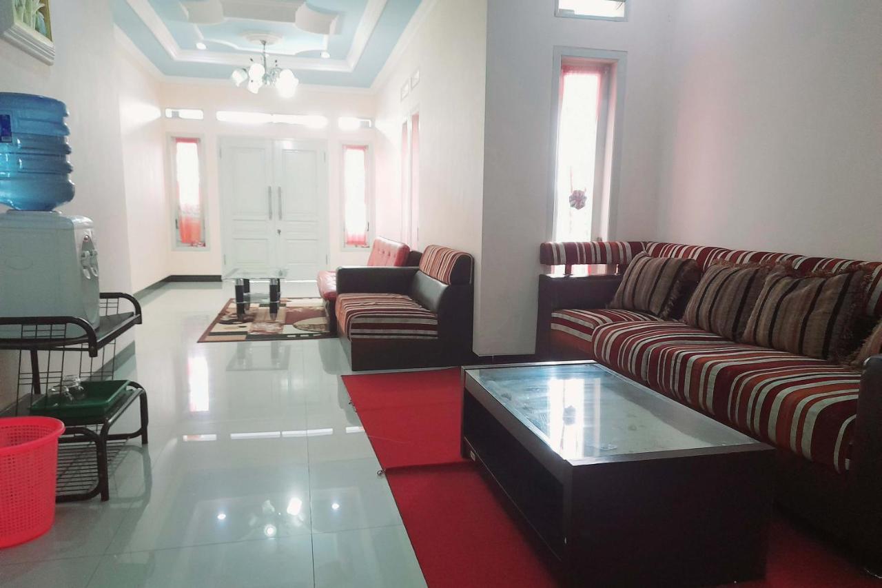Reddoorz Syariah Near Komplek Candi Arjuna Dieng 2 *